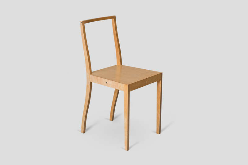 Objektabbildung zoomen Der Plywood Chair von Jasper Morrison.
