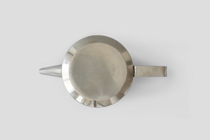 Objektabbildung zoomen Unterseite der Kanne