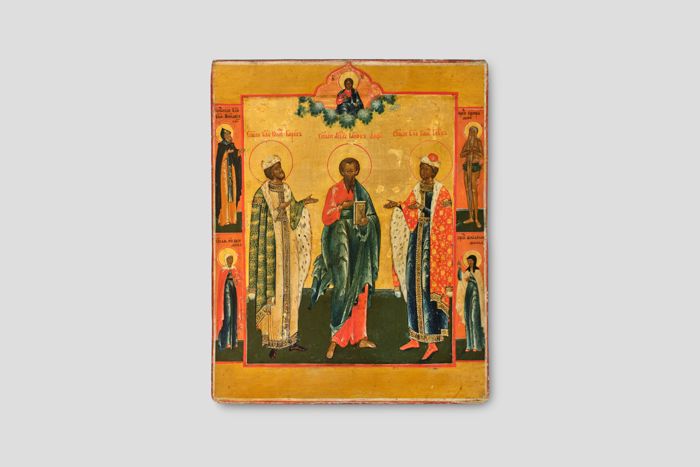 Objektabbildung zoomen Ansicht der Holztafel ohne Silberbeschlag. In der Mitte steht der Apostel Jakobus mit dem Brüderpaar Boris und Gleb umgeben von Christus und vier Randheiligen.