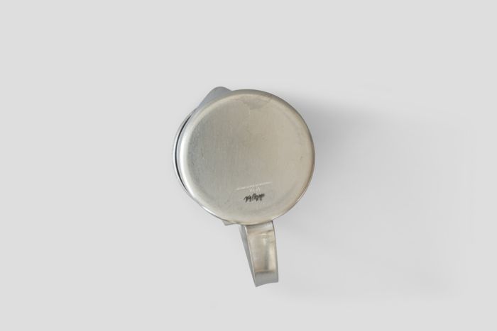 Objektabbildung zoomen Unterseite der Kanne