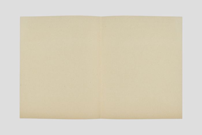 Objektabbildung zoomen Aufgeschlagener Briefbogen ohne Beschriftung