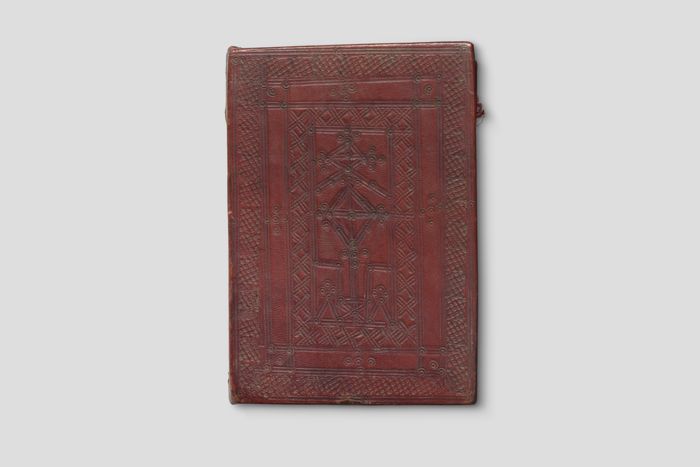 Objektabbildung zoomen Der Vorderdeckel der Hanschrift