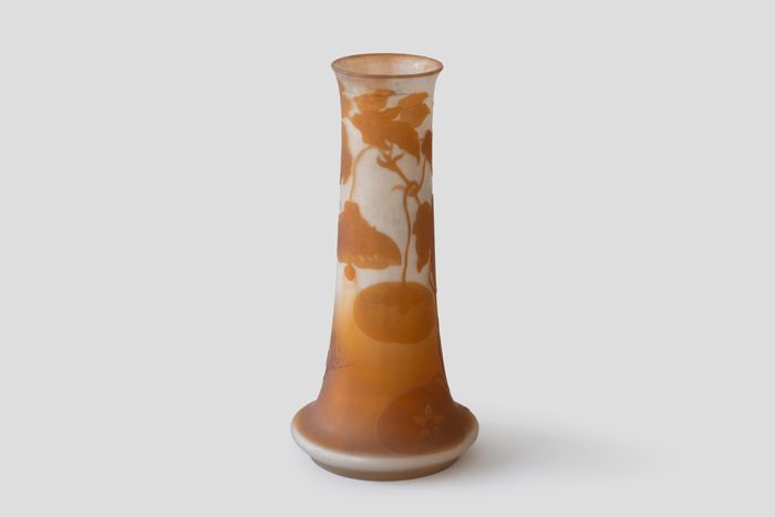 Zoom image for the object Die Vase um ca. 90 Grad gedreht