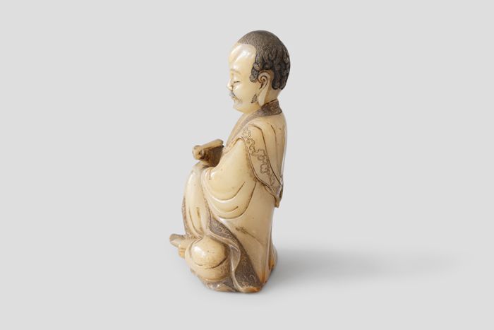 Zoom image for the object Die Figurine um 90 Grad nach rechts gedreht