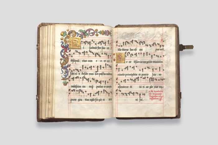 Objektabbildung zoomen Geöffnetes Antiphonar, Doppelseite 44