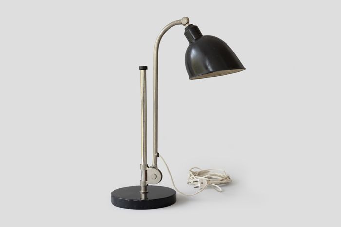 Objektabbildung zoomen Seitliche Ansicht der Lampe