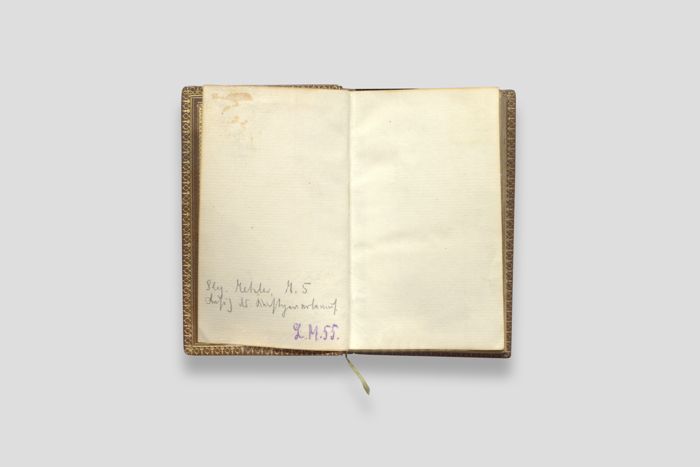 Objektabbildung zoomen Erste Doppelseite der Handschrift mit Signatur