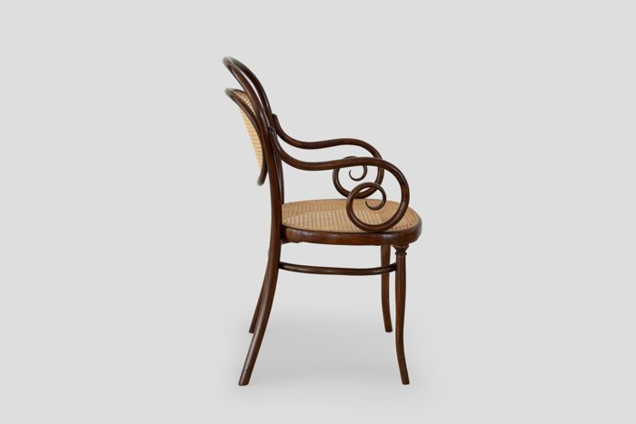 Objektabbildung zoomen Linksseitige Ansicht des Stuhls