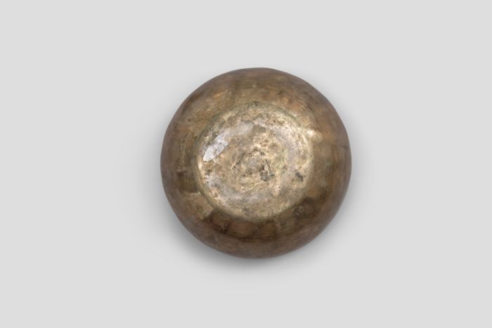 Zoom image for the object Die Unterseite der Schale aus der Vogelperspektive.